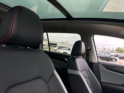 Used 2025 Volkswagen Atlas Peak Edition SE image 20