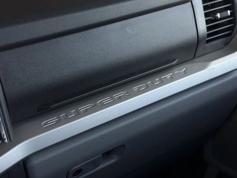 Used 2025 Ford F250 XLT w/ Black Appearance Package image 35