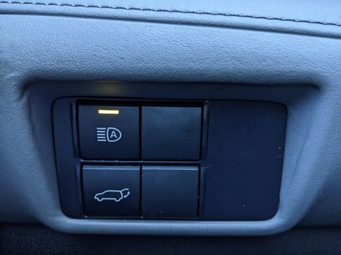 Used 2021 Toyota Highlander XLE image 53