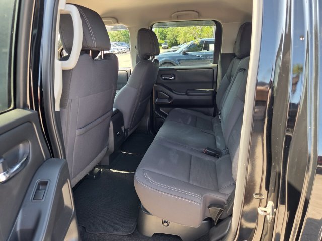 Used 2022 Nissan Frontier SV AWD/4WD image 12