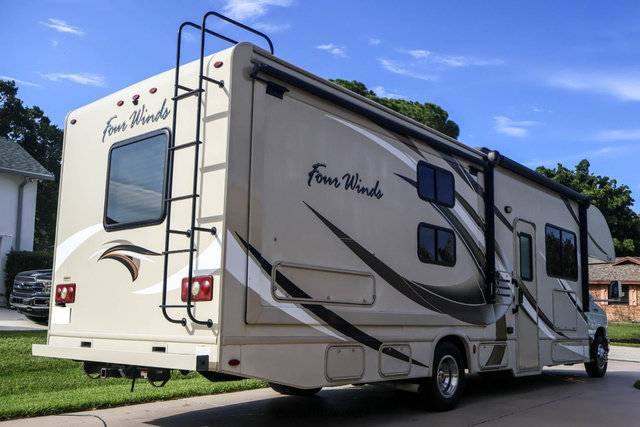Used 2017 Ford E-450 and Econoline 450 Super Duty w/ Motorhome Prep Package RWD image 8