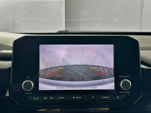 Used 2025 Nissan Pathfinder SV FWD image 22