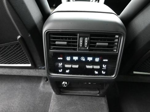 Certified 2024 Porsche Cayenne S w/ Premium Package Plus (PP1) AWD/4WD image 18