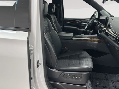 Used 2023 Cadillac Escalade Sport Platinum AWD/4WD image 26