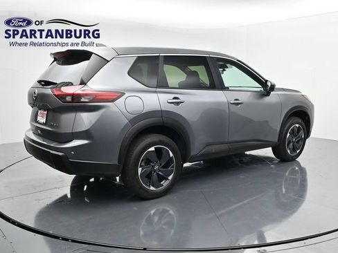 Used 2024 Nissan Rogue SV AWD/4WD image 8