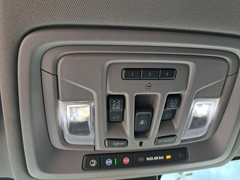 Used 2020 GMC Sierra 1500 SLT image 17