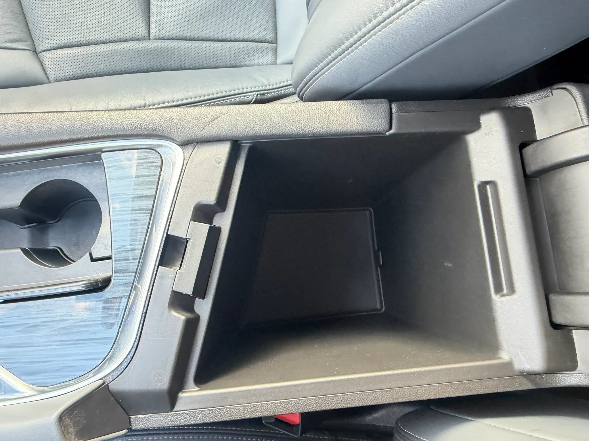 Used 2019 Buick Enclave Essence FWD image 31