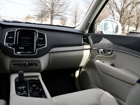 Used 2025 Volvo XC90 B6 Plus w/ Protection Package Premier image 19