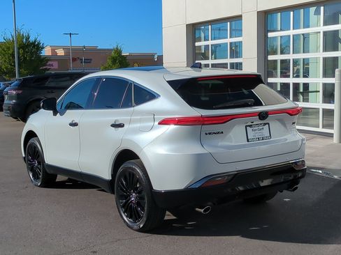 Used 2024 Toyota Venza Nightshade image 8