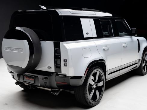 Used 2023 Land Rover Defender 110 AWD/4WD image 38