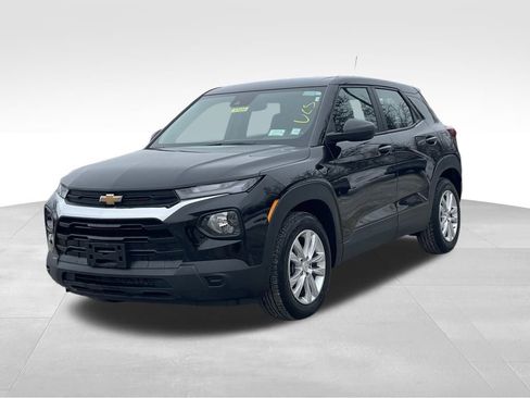 Used 2023 Chevrolet TrailBlazer LS image 2