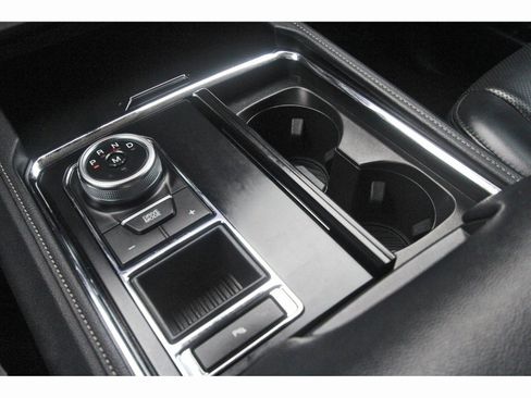 Used 2024 Ford Expedition XLT image 29