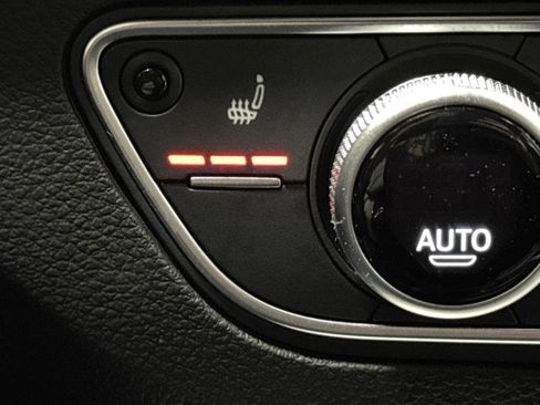 Used 2023 Audi Q5 e Prestige w/ Prestige Package image 8