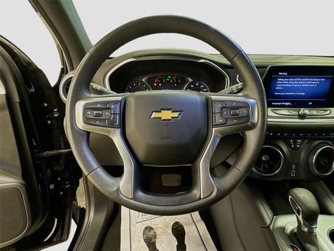 Used 2021 Chevrolet Blazer LT FWD image 11