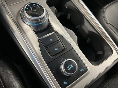 Used 2022 Ford Explorer Limited image 19