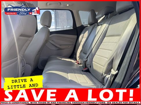 Used 2015 Ford Escape SE image 12