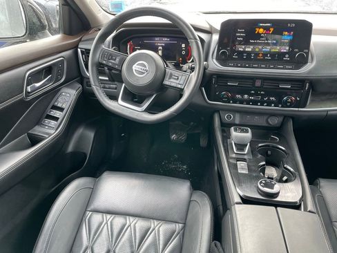 Certified 2023 Nissan Rogue Platinum FWD image 9