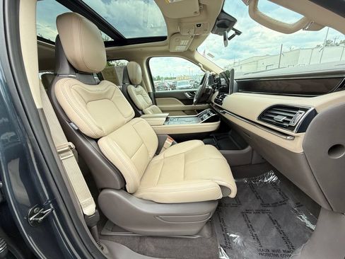Used 2024 Lincoln Navigator Reserve AWD/4WD image 29