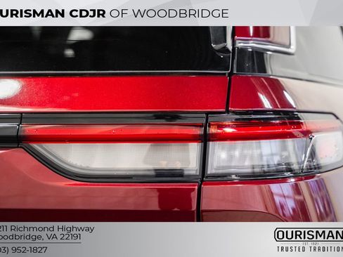 Certified 2023 Jeep Grand Cherokee Limited image 7