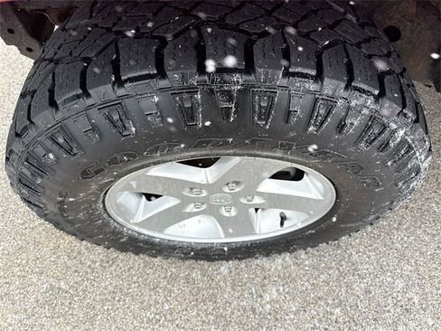 Used 2013 Jeep Wrangler Unlimited Sport image 17