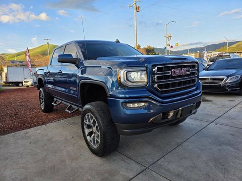 Used 2018 GMC Sierra 1500 SLE w/ SLE Value Package image 5