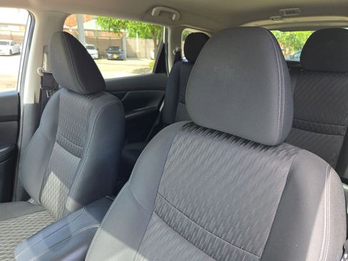 Used 2018 Nissan Rogue SV FWD image 9