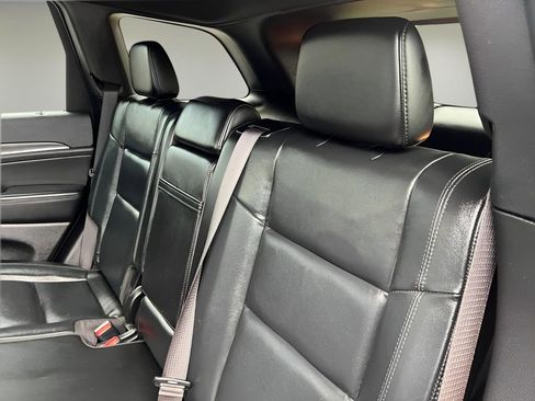 Used 2021 Jeep Grand Cherokee Limited image 20