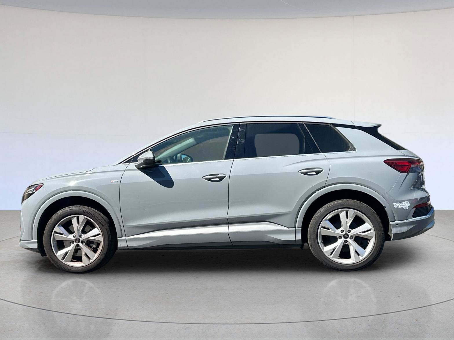 Used 2023 Audi Q4 e-tron Prestige w/ 20" Wheel Package AWD/4WD image 3