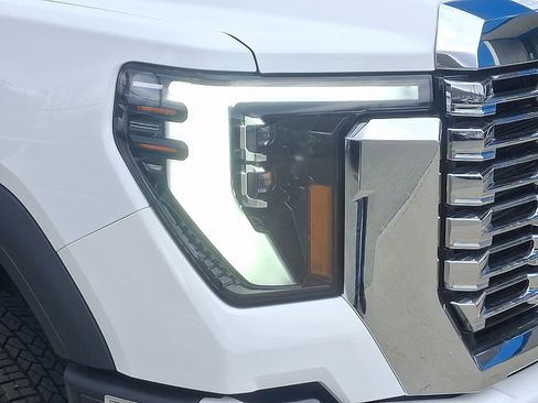 New 2026 GMC Sierra 3500 Denali w/ Denali Reserve Package image 9