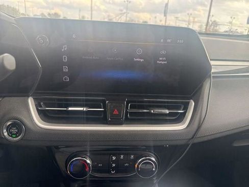 Used 2024 Chevrolet TrailBlazer LT image 25