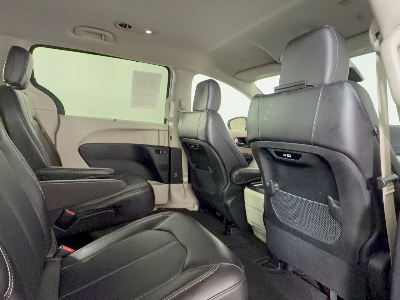 Used 2024 Chrysler Pacifica Touring-L FWD image 29