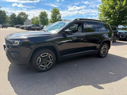 New 2026 Jeep Cherokee Laredo AWD/4WD image 4