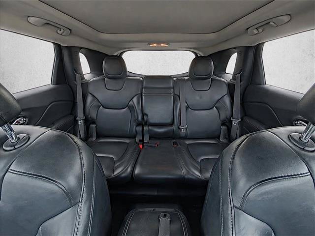 Used 2017 Jeep Cherokee Limited FWD image 17