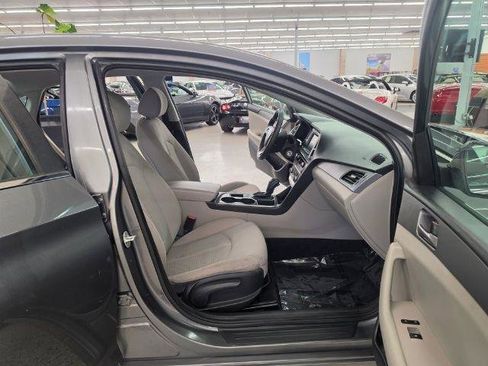 Used 2019 Hyundai Sonata SE w/ Winter Weather Package FWD image 31