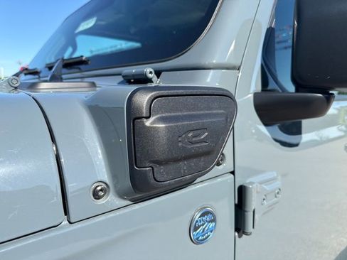 Used 2025 Jeep Wrangler Unlimited Sahara AWD/4WD image 45