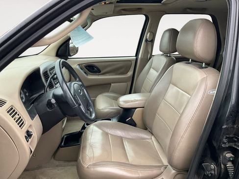 Used 2003 Ford Escape Limited image 9
