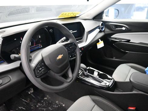 New 2026 Chevrolet Trax LT image 18