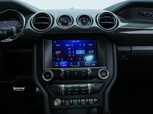 Used 2022 Ford Mustang Shelby GT500 w/ Carbon Fiber Track Pack image 32