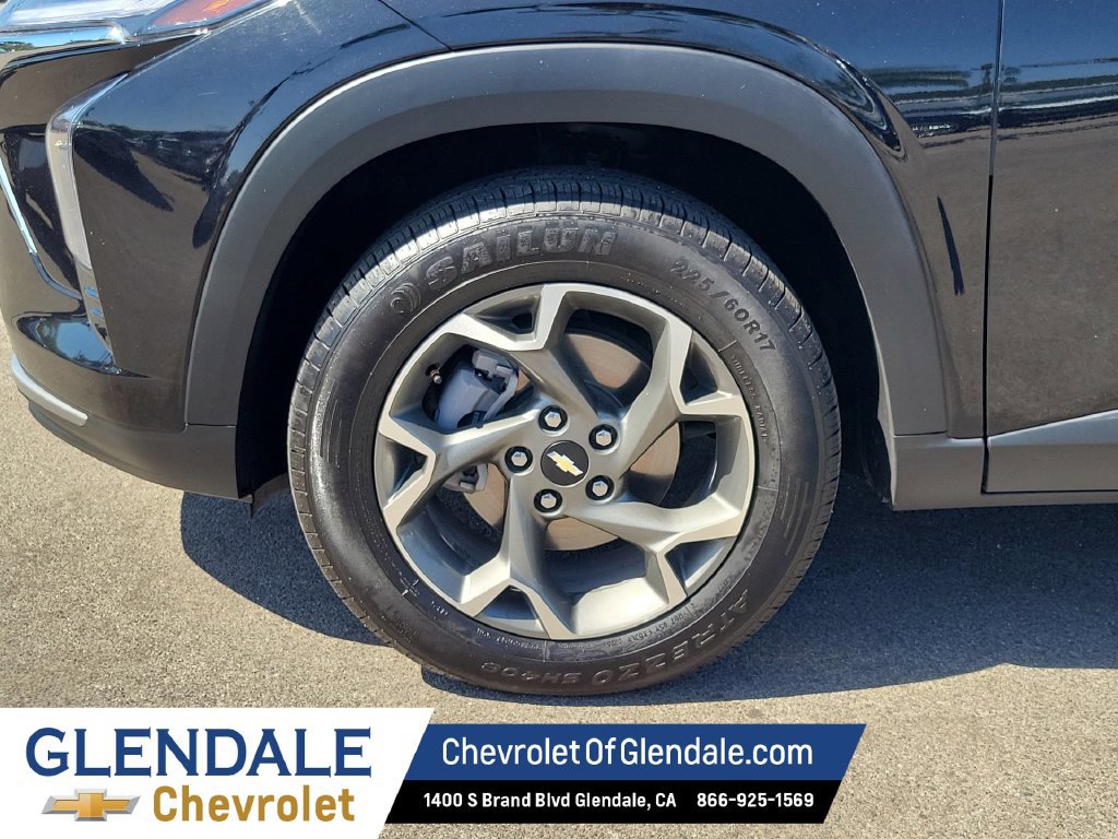 Used 2025 Chevrolet Trax LT FWD image 10