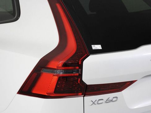 Used 2026 Volvo XC60 B5 Plus AWD/4WD image 18