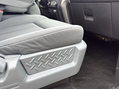 Used 2013 Ford F150 XLT w/ Mid Equipment Group image 25