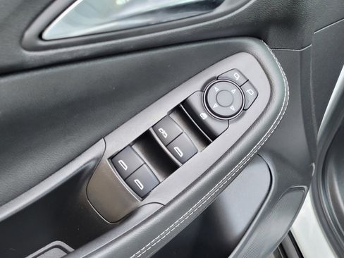 Used 2024 Buick Encore GX Sport Touring image 17