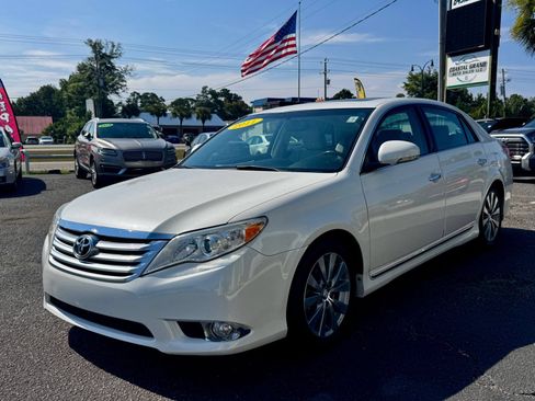 Used 2011 Toyota Avalon Limited FWD image 2