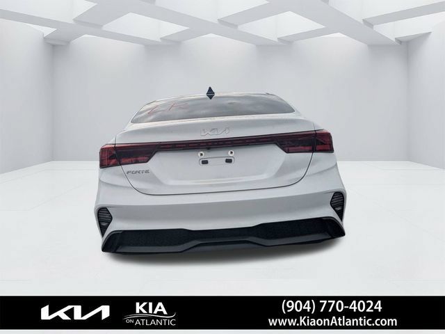 Used 2024 Kia Forte LXS w/ LXS Technology Package FWD image 4