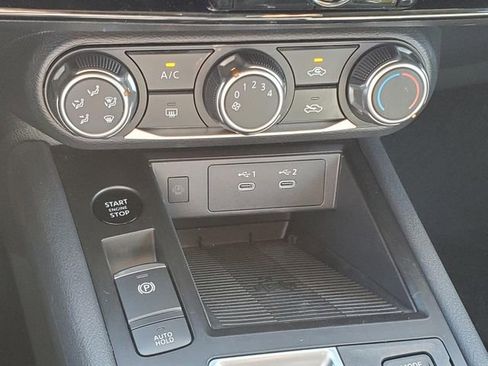 Certified 2025 Nissan Kicks SV image 23