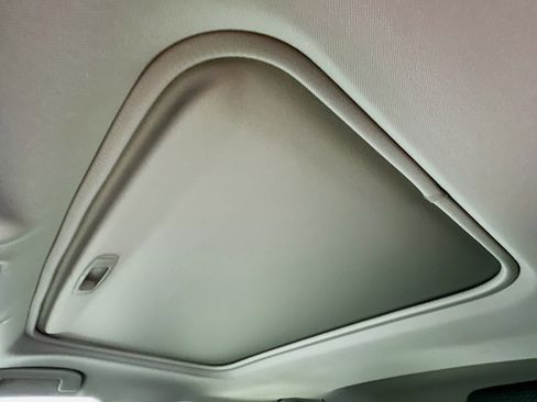 Used 2019 Toyota RAV4 XLE w/ Convenience Package AWD/4WD image 25