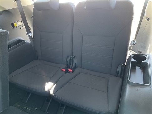 Used 2018 Kia Sorento LX image 17