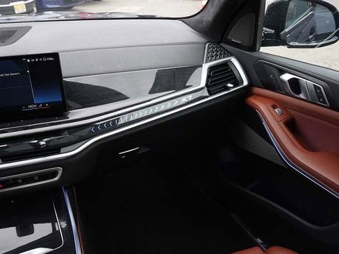 Used 2024 BMW X7 xDrive40i w/ M Sport Package image 41