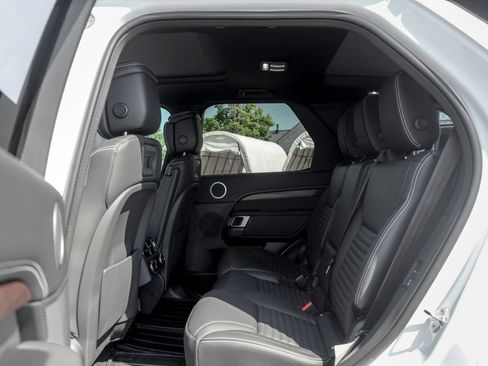 New 2026 Land Rover Discovery Dynamic SE AWD/4WD image 15