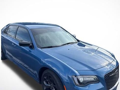Used 2021 Chrysler 300 Touring w/ Sport Appearance Package image 28